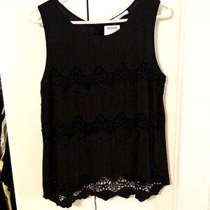 Hollow out top NWT Size M